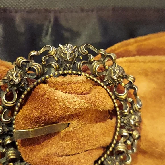 Liz Claiborne Brown Leather Belt Round Filigree Buckle Medium - Picture 2 of 5